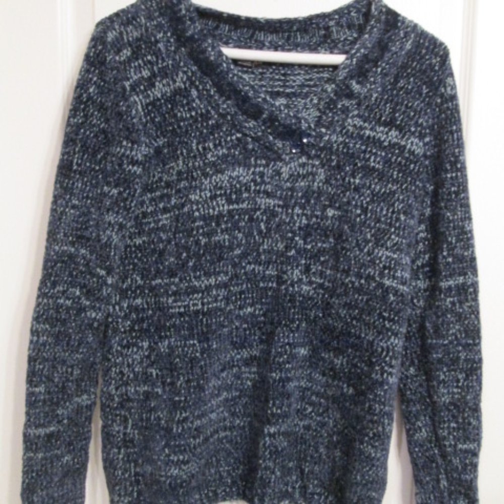 women's blue shirt sweater